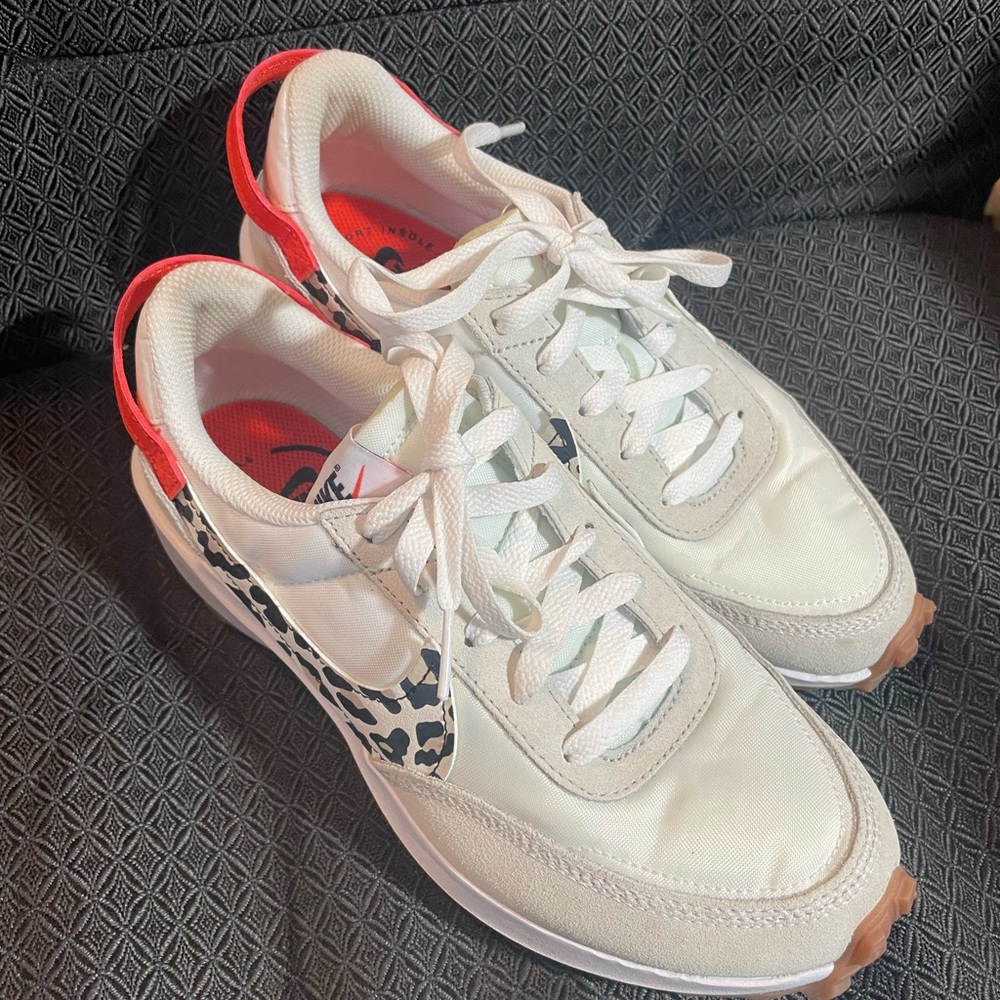 Nike tennis shoe